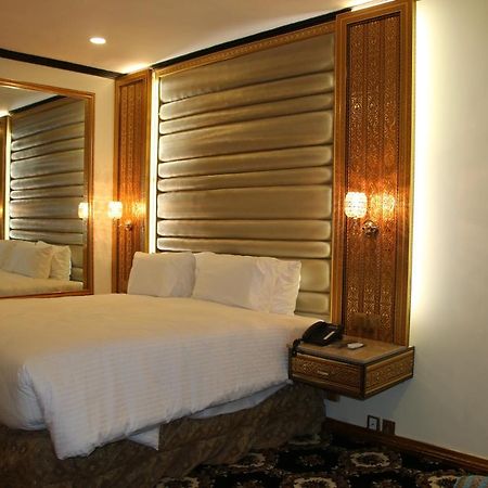 Indus Hotel Hyderabad Exterior foto