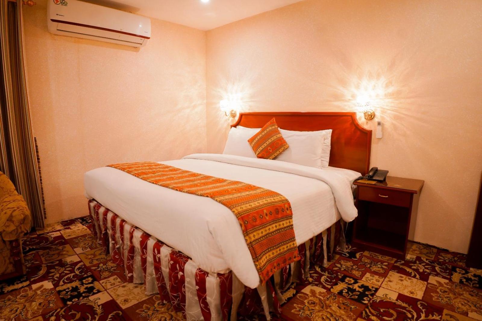 Indus Hotel Hyderabad Exterior foto