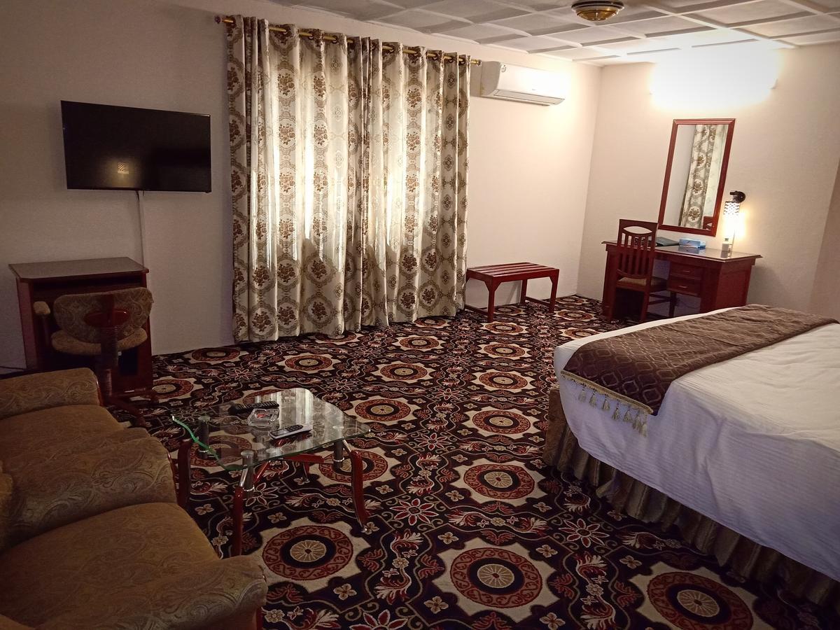 Indus Hotel Hyderabad Exterior foto